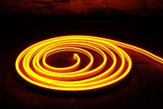 Mekanlarınıza Neon Şerit Led ile Renk Katın