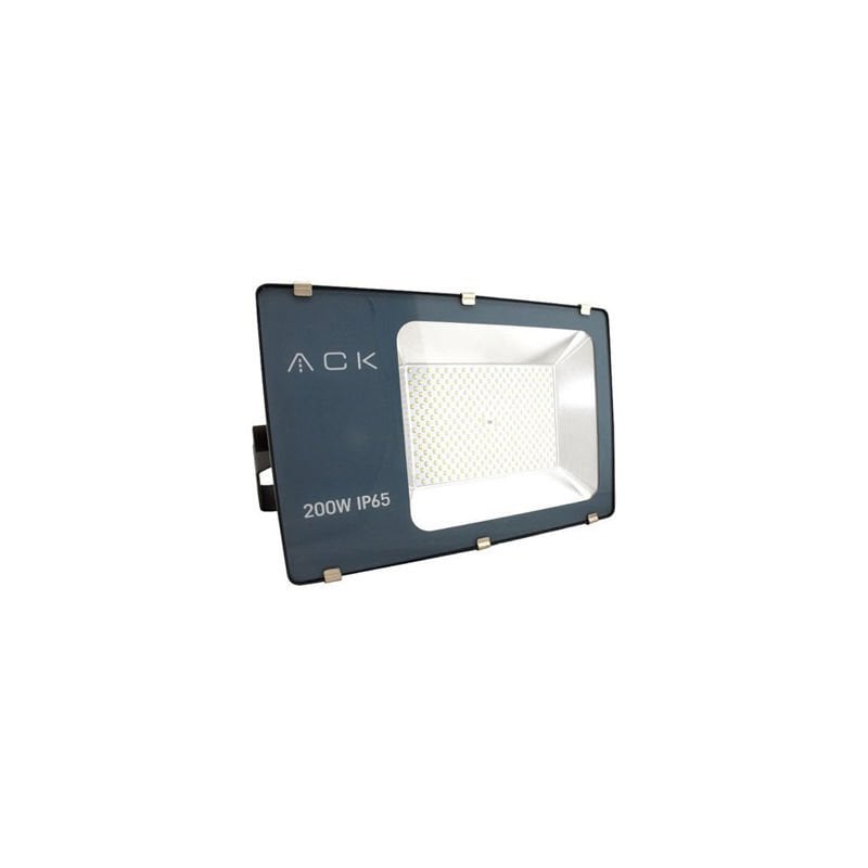50 Watt LED Projektör Ne Kadar Aydınlatır